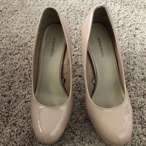 Nude Pumps
